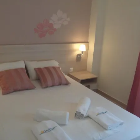 Apart Otel Leonidas And Mola Kalyva