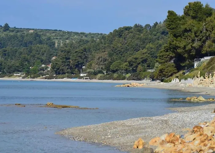 Apartahotel Leonidas And 3*