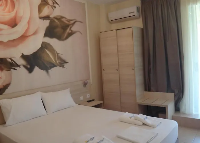 Leonidas And Mola Kalyva