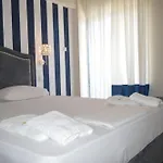 Leonidas And Aparthotel Mola Kalyva