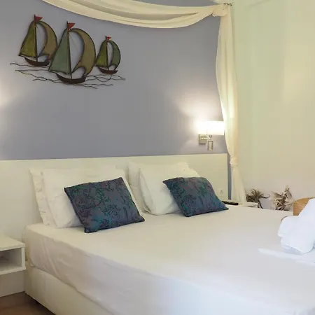 Leonidas And Aparthotel *