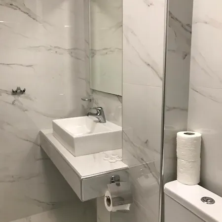 Apartmanhotel Leonidas And Móla Kalíva