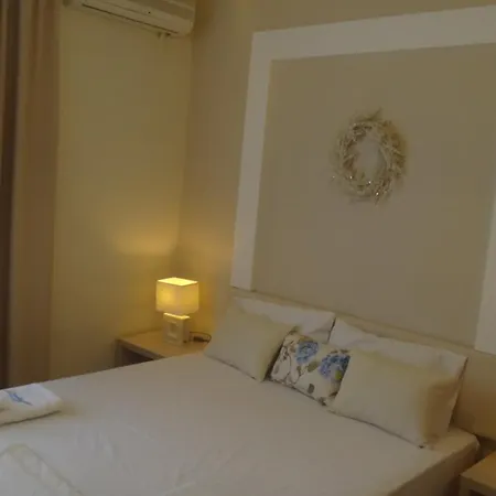 Leonidas And Apartmanhotel Móla Kalíva