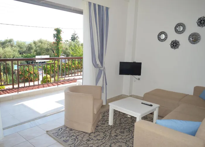 Leonidas And 3* 莫拉卡里瓦