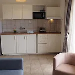 Aparthotel Leonidas And