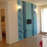 Leonidas And Aparthotel