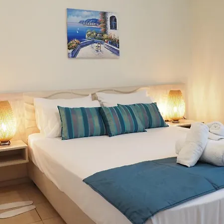 Leonidas And Aparthotel