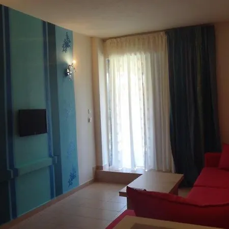 Aparthotel Leonidas And 3*
