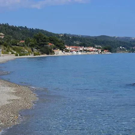 Leonidas And 3* Mola Kalyva