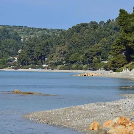 Aparthotel Leonidas And 3*