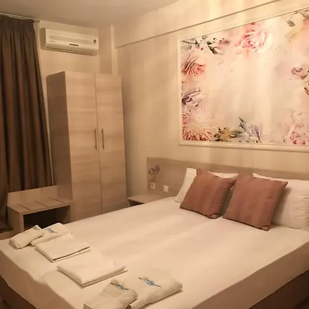 Leonidas And Mola Kalyva