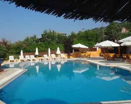 Aparthotel Leonidas And 3*