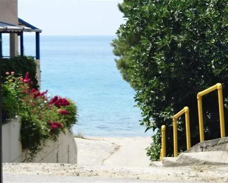 Aparthotel Leonidas And