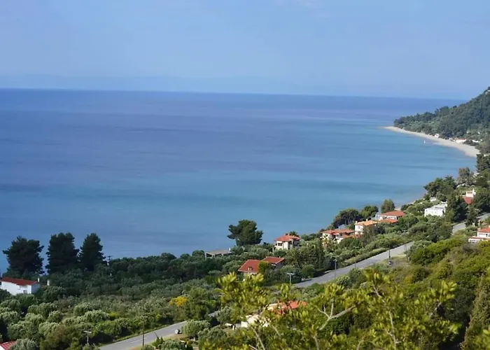 Apartahotel Leonidas And 3*