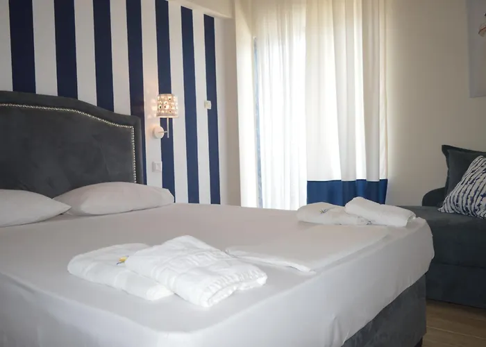 Leonidas And Apartahotel Mola Kalyva